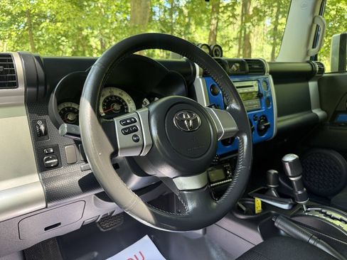 Used 2007 Toyota FJ Cruiser 4WD image 25