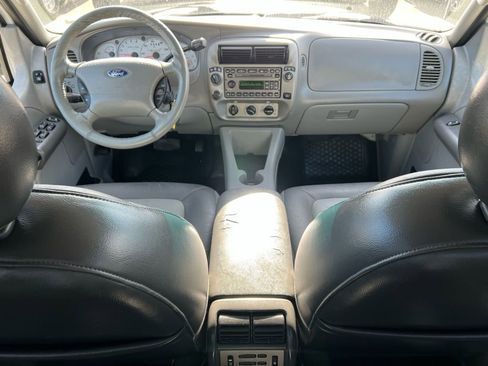 Used 2003 Ford Explorer Sport Trac XLS image 24
