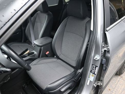 Used 2025 Kia Seltos S image 19