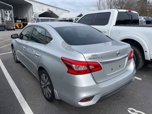 Used 2016 Nissan Sentra SL w/ Technology Package image 4