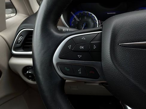 Used 2017 Chrysler Pacifica Touring-L Plus w/ Advanced Safetytec Group image 39