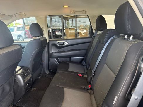 Used 2019 Nissan Pathfinder S AWD/4WD image 13