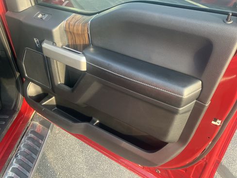 Used 2019 Ford F150 Lariat w/ Equipment Group 502A Luxury AWD/4WD image 10