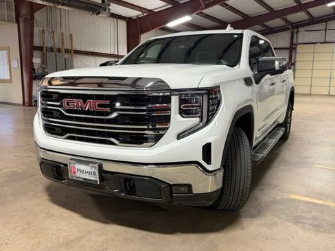 Used 2023 GMC Sierra 1500 SLT RWD image 3