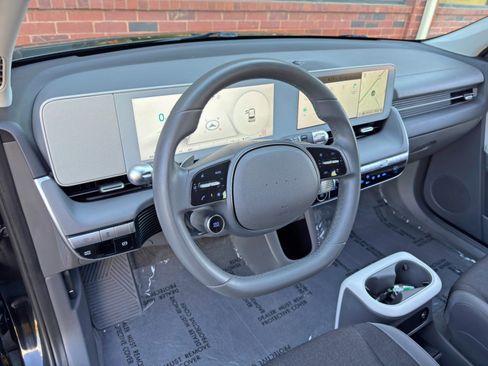 Used 2022 Hyundai Ioniq 5 SE image 12