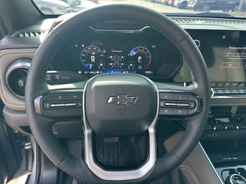 Used 2024 Chevrolet Colorado ZR2 w/ ZR2 Convenience Package III image 18