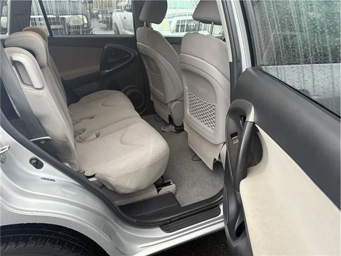 Used 2011 Toyota RAV4 4WD image 20