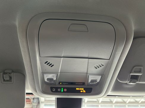 Used 2024 Chevrolet Equinox LT FWD image 25
