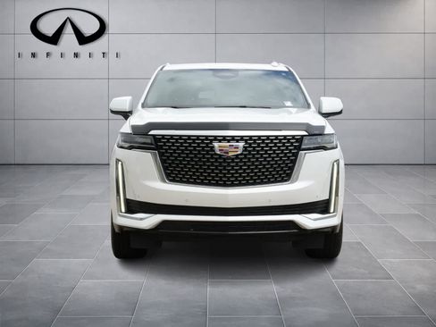 Used 2021 Cadillac Escalade Luxury RWD image 2