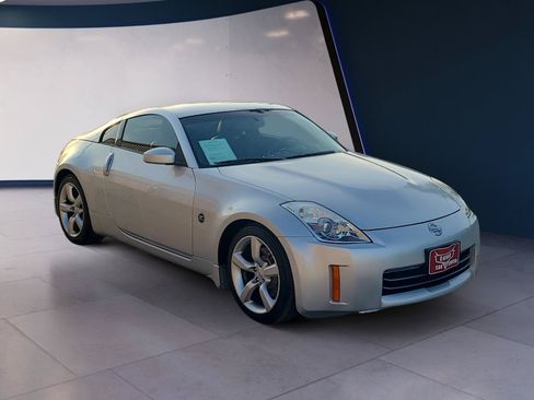 Used 2008 Nissan 350Z Touring w/ Cargo Convenience Pkg RWD image 7