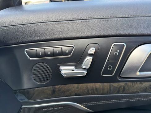 Used 2017 Mercedes-Benz SL 550 image 18