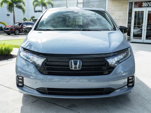 Used 2023 Honda Odyssey Sport image 3