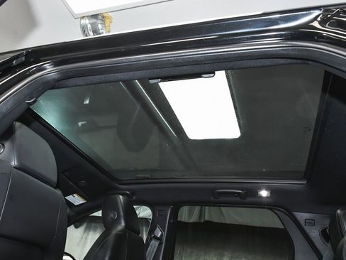 Used 2023 Land Rover Discovery Sport SE image 50