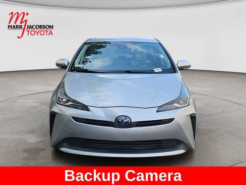 Used 2020 Toyota Prius XLE FWD image 2
