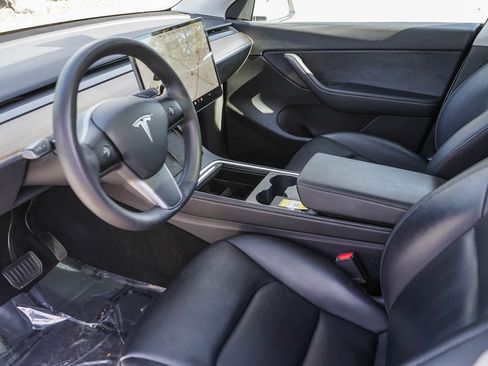 Used 2021 Tesla Model Y Long Range AWD/4WD image 19