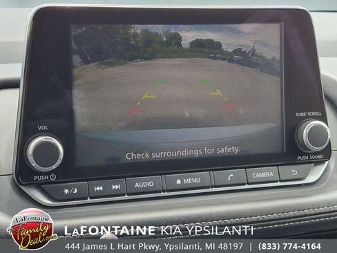 Used 2025 Nissan Rogue SV FWD image 24