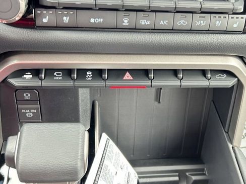New 2026 Toyota Tundra Limited AWD/4WD image 40
