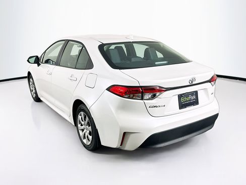 Used 2026 Toyota Corolla LE FWD image 5