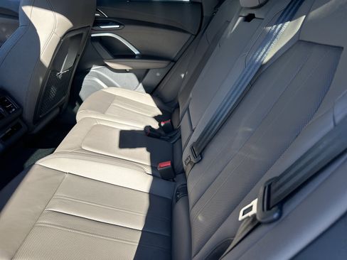 Used 2025 Audi Q5 Premium Plus image 12