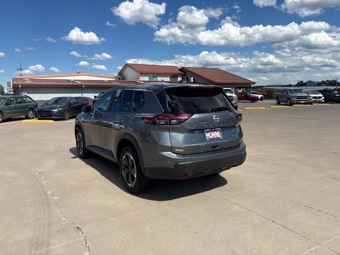 Used 2025 Nissan Rogue SV AWD/4WD image 5