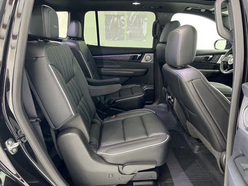 Used 2025 Buick Enclave Avenir w/ Super Cruise Package image 24