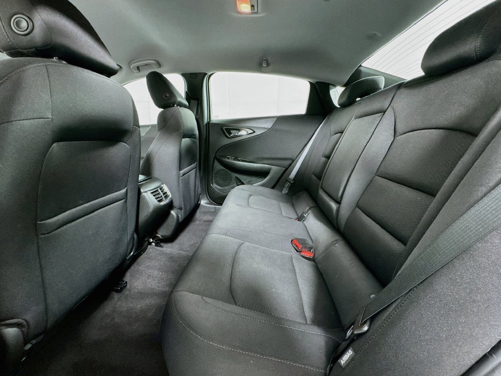 Used 2022 Chevrolet Malibu LT FWD image 11