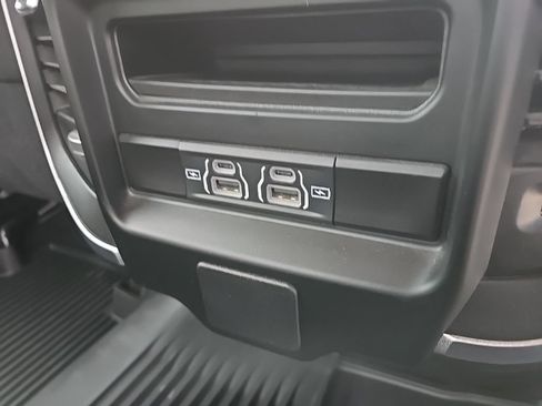 Used 2024 RAM 2500 Big Horn w/ Night Edition AWD/4WD image 93