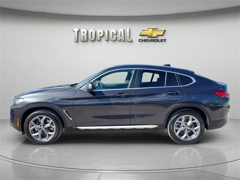 Used 2023 BMW X4 xDrive30i image 2