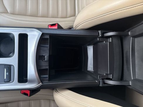 Used 2024 Ford Edge SEL w/ Convenience Package image 18