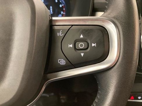 Used 2019 Volvo XC40 T5 Momentum AWD/4WD image 32