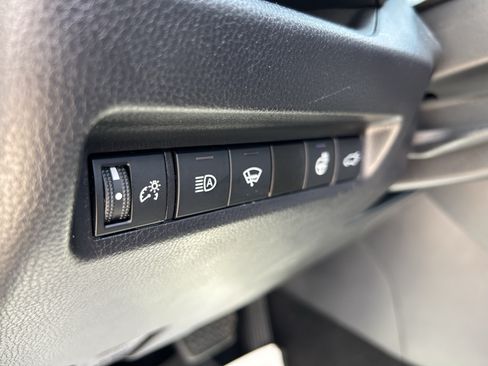 Used 2021 Toyota RAV4 XLE w/ Convenience Package AWD/4WD image 15