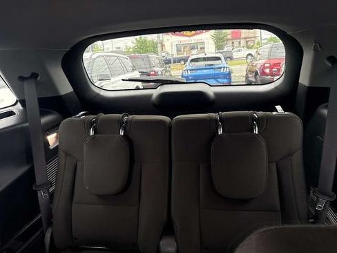 Used 2024 Ford Explorer XLT AWD/4WD image 21