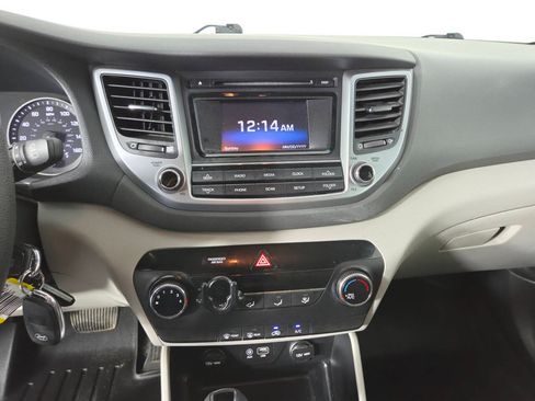 Used 2018 Hyundai Tucson SE AWD/4WD image 23