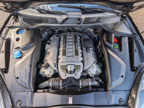 Used 2016 Porsche Cayenne Turbo S image 34