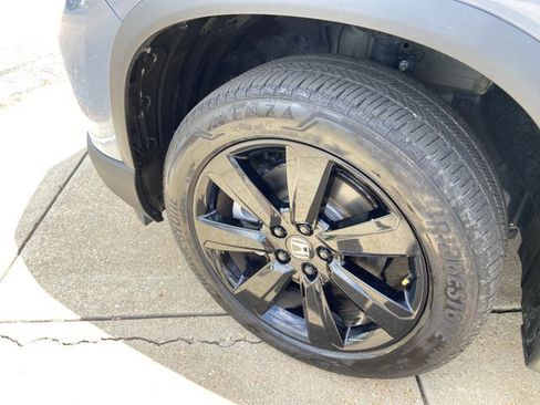Used 2025 Honda Pilot Black Edition image 33