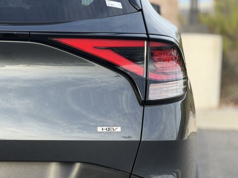 Used 2023 Kia Sportage LX image 12