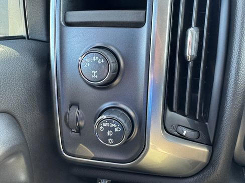 Used 2018 Chevrolet Silverado 1500 LT w/ All Star Edition image 19