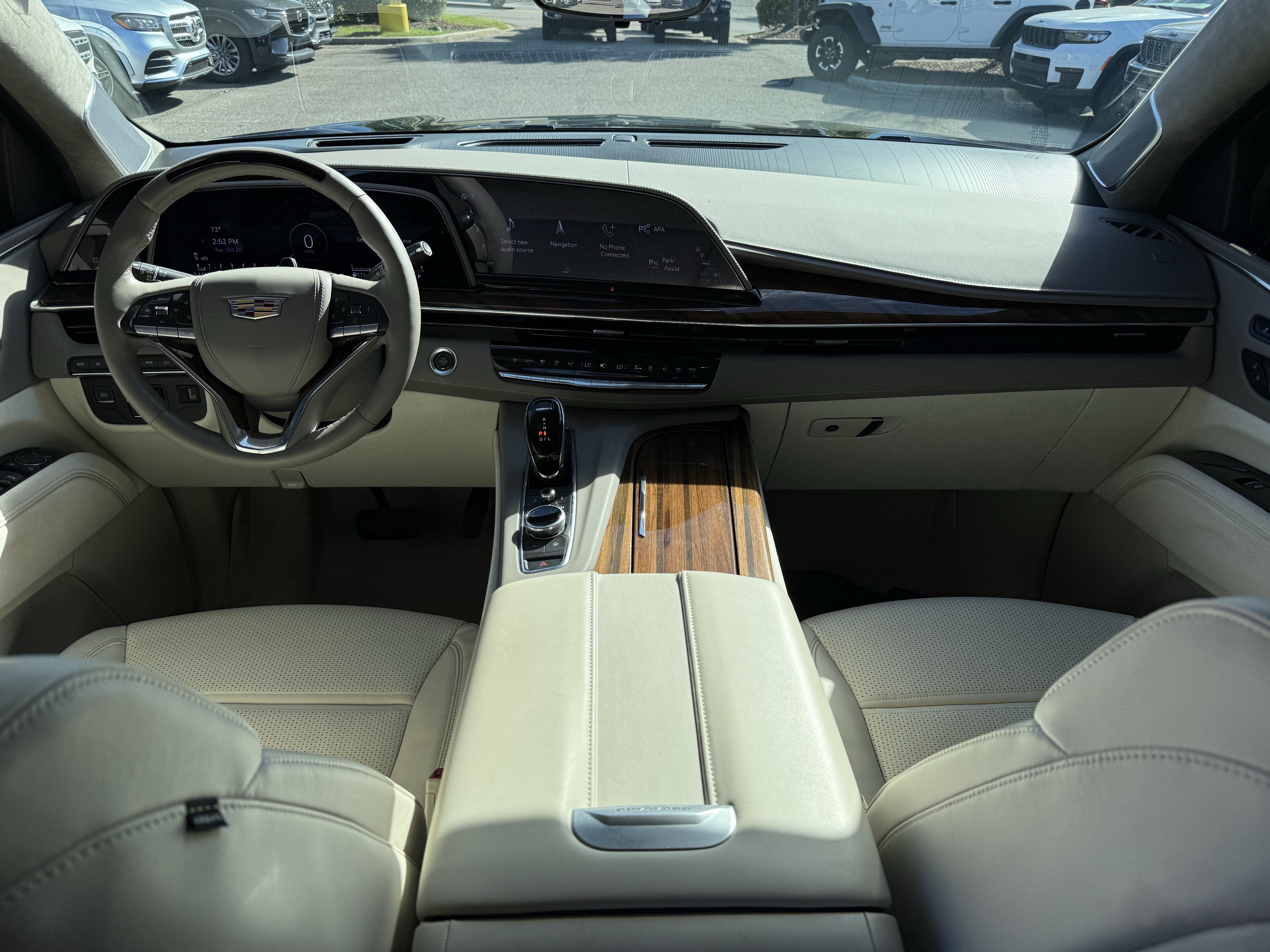 Used 2024 Cadillac Escalade Sport Platinum AWD/4WD image 31