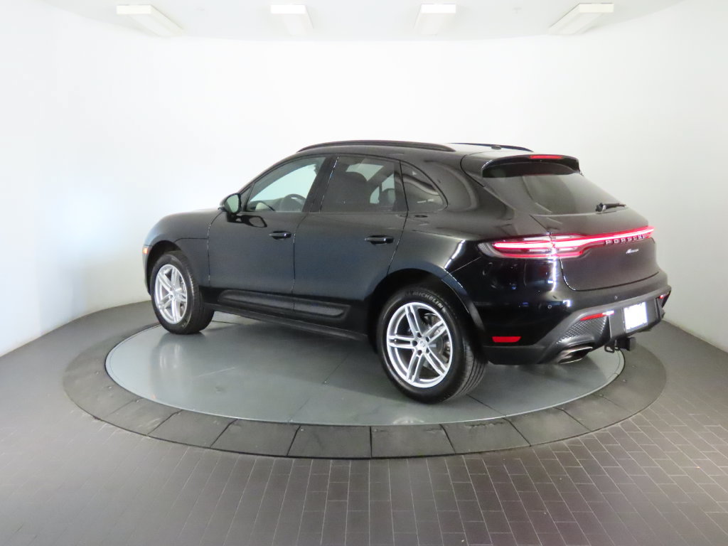 Certified 2026 Porsche Macan AWD/4WD image 3
