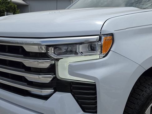New 2026 Chevrolet Silverado 1500 High Country w/ Technology Package AWD/4WD image 9