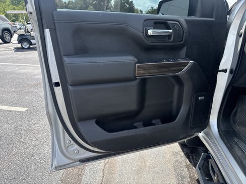 Used 2021 Chevrolet Silverado 1500 LT Trail Boss w/ Convenience Package II AWD/4WD image 15