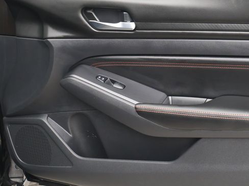 Used 2022 Nissan Altima 2.0 SR image 17