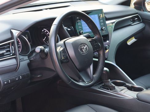 Used 2023 Toyota Camry SE image 12