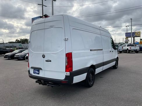Used 2021 Mercedes-Benz Sprinter 2500 image 3