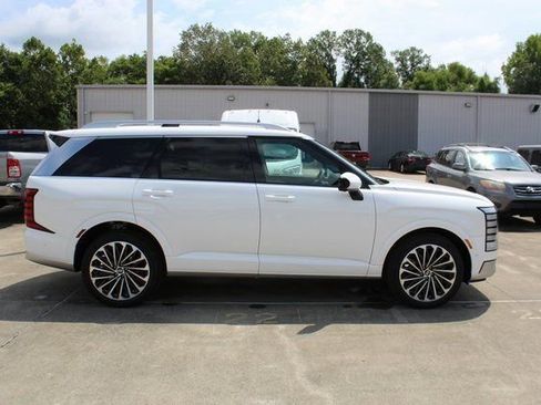 Used 2026 Hyundai Palisade Calligraphy image 3