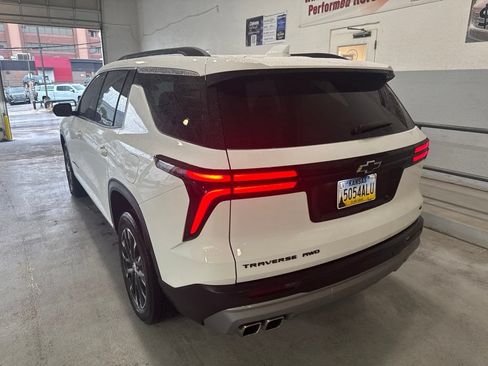 Used 2026 Chevrolet Traverse LT w/ Sun and Wheel Package AWD/4WD image 9
