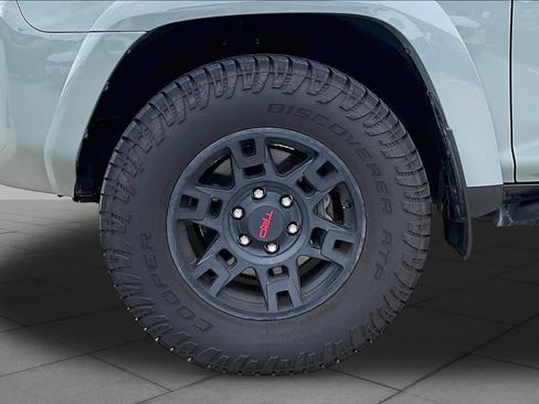 Used 2023 Toyota 4Runner TRD Off-Road Premium w/ Off Road Premium Plus Package AWD/4WD image 11