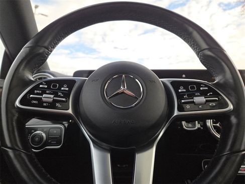Used 2023 Mercedes-Benz CLA 250 4MATIC image 25