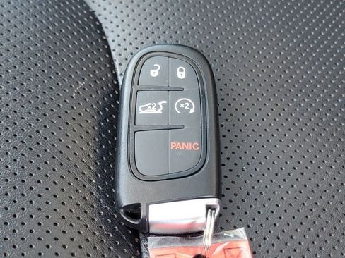 Used 2021 Jeep Cherokee Limited image 46