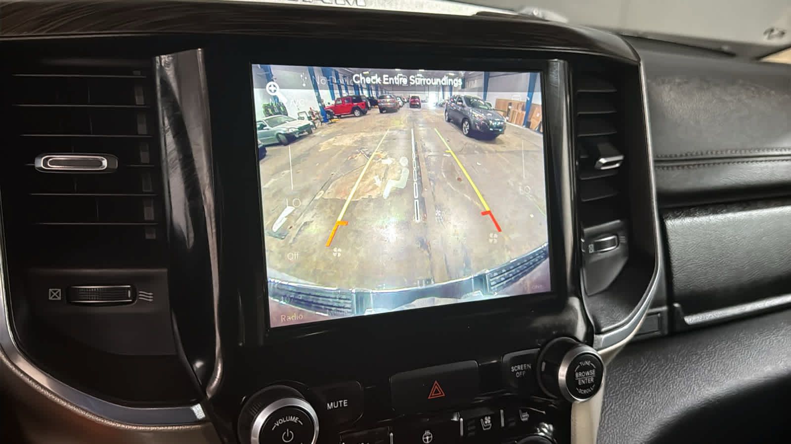 Used 2019 RAM 1500 Laramie AWD/4WD image 16